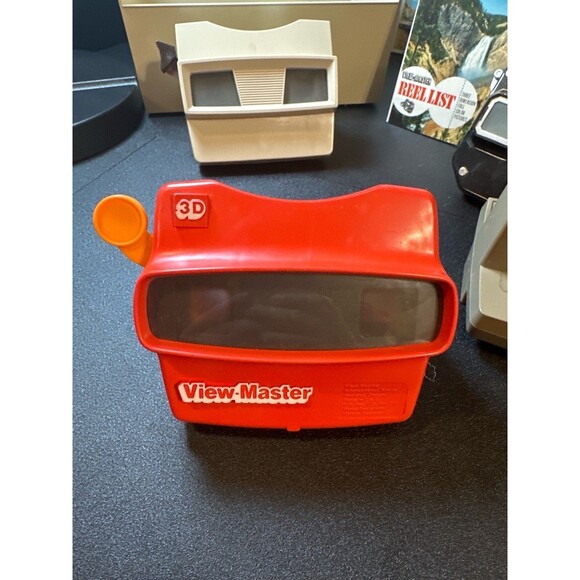 Vintage View-Master Lot – 4 Viewers, Case & Reels - Picture 2 of 9